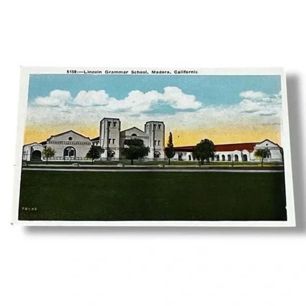 Postcard Lincoln Grammar School Madera California White Border Card C359